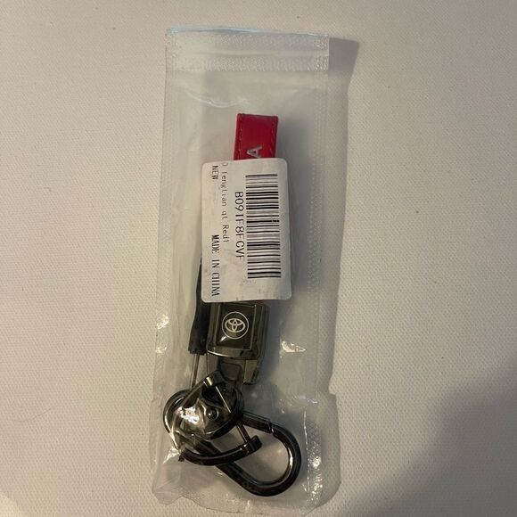 Toyota Key Fob Keychain in Red Leather with Logo NWT - Picture 4 of 4